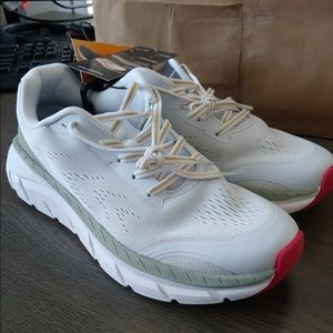 TikTok Avia hightail